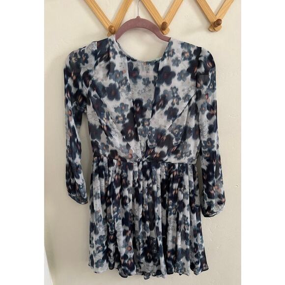 Urban Outfitters Dress Women's 0 Kimchi Blue Floral Mini Sheer Back Cut Out - Picture 2 of 10